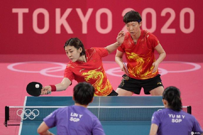 乒乓球中国vs新加坡的相关图片