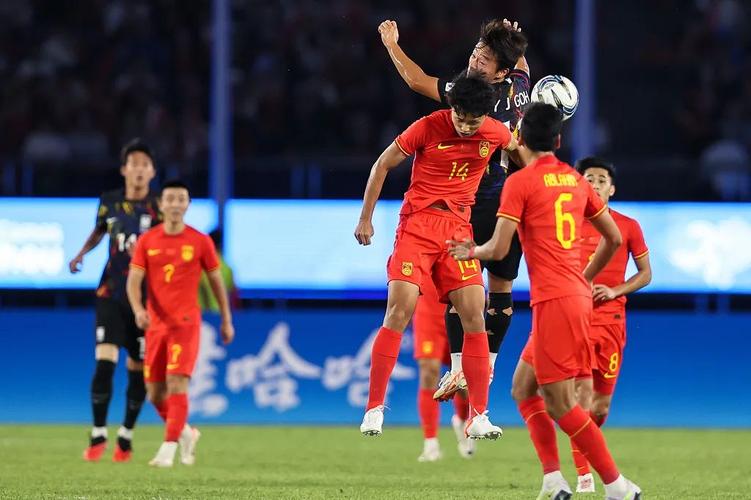 亚运会男足中国vs韩国现场的相关图片